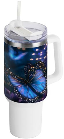 Vaso aislado de fuegos artificiales y mariposas mágicas brillantes, botella de agua de acero inoxidable con popote para té helado o café
