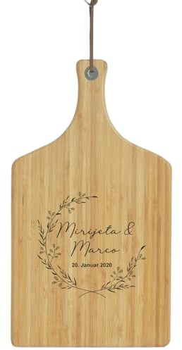 Schneidebrett personalisiert Bambus – Hochzeitsgeschenk personalisiert mit Namen & Datum – Holzbrett Hochzeit – Geschenk zur Hochzeit & Einzugsgeschenk (Blumenkranz, Breit)