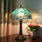Blivuself Tiffany Lampe Grün Liaison Stil Glasmalerei Tischlampe W12H18 Zoll Antike Tischlampe Metall Basis Schreibtisch Leselicht für Wohnzimmer Schlafzimmer Bar Kunsthandwerk