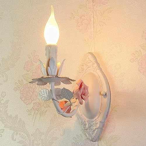 SANGPAO Lampada da parete moderna di lusso in stile country francese, 2 luci da parete doppie con fiori rosa rosa per camera da letto, lampada da comodino moderna nordica bianca anticata per testiera,