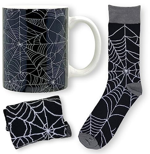 MIJOMA Tassen-Socken-Set: Geschenkset Kaffeebecher mit Socken in Einheitsgröße, 300ml Keramik-Henkelbecher für Heiß- & Kaltgetränke, Tee, Kaffee, Heiße Schokolade (Halloweentasse Spinnennetz)