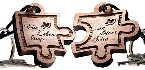 schenkYOU® Puzzle Anhänger 2er Set Echtholz Schlüsselanhänger aus Nussbaum mit Gravur – Ihr Wunschtext + Symbol – gestalten Sie Ihren gravierten Partneranhänger – tolle Geschenkidee