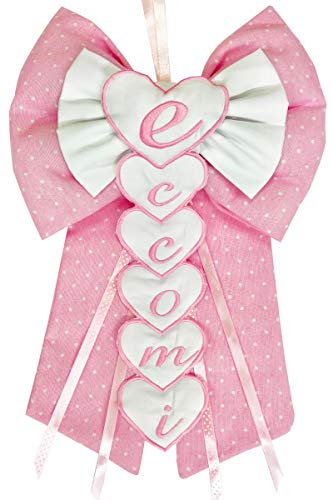 FIOCCO NASCITA/COCCARDA FIOCCO ECCOMI RICAMATO ROSA Lavorato del tutto a mano