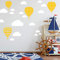 Heißluftballon & Wolken Aufkleber Wandtattoo Himmel | Wandbild 6x DIN A4 Bögen | Sticker Kinder Kinderzimmer Deko Ballons (Gelb)