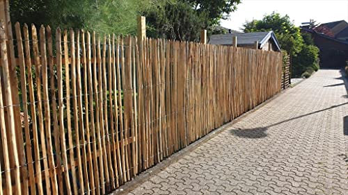 Gartenwelt Riegelsberger Premium Staketenzaun aus Kastanie Kastanienzaun Rollzaun Lattenzaun Holz-Zaun Lattenabstand 4-6 cm Zaunlänge 5 m Höhe 150 cm