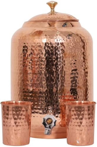 Indischer handgefertigter, handgehämmerter Wasserspender aus reinem Kupfer, 4 Liter, Ayurveda-Heilwasserspeicher, Kupferflasche, Becher, Krug mit 2 gehämmerten Gläsern