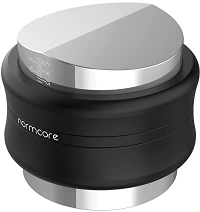 Normcore 53,3 mm Kaffee-Verteiler und Tamper – Doppelkopf-Kaffeetamper passend für 54 mm Breville Sage Siebträger – integrierter Feder-Stampfer – verstellbarer Tiefen-Nivellierer