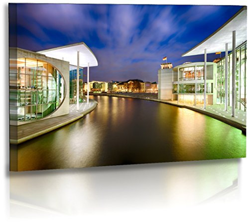 Premium - Acrylglas - Architekturfotografie - Städte - Berlin - Bilder -Spreebogen - Regierungsgebäude - Bundestag - Wandbilder XXL - Bild - Stadt - Architektur - Acrylglasbild (140 cm x 80 cm)