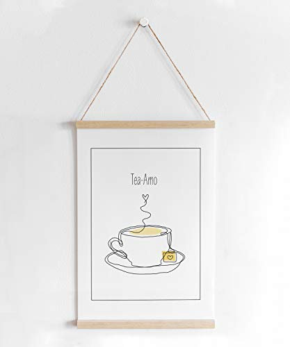 kartenkuss.de Skandi-Poster mit Posterleiste, Tee-Motiv teaamo, Poster und Posterschiene aus Holz für Cafés, Restaurants und Küchen (Leinenoptik 200g/m², DIN A2)