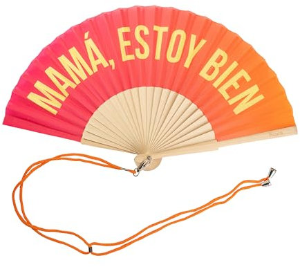 FISURA – Origineller Handfächer mit der Botschaft Mamá, estoy bien. Moderner und lustiger Holzfächer. Fächer in rosa Farbverlauf. Fächer mit Fächerhalter. Maße: 42,5 x 23 cm.