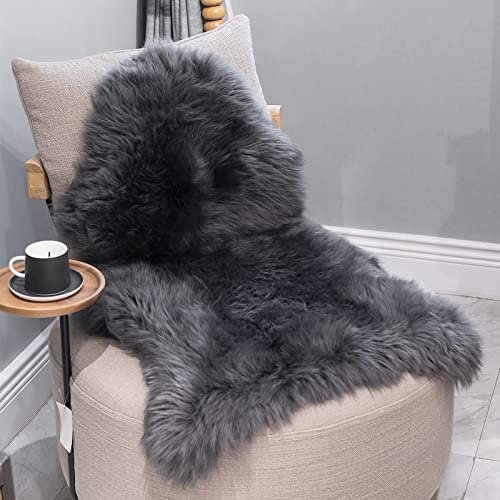 Lestarain Lammfell Teppich Schaffell Bettvorleger Echtes Fell Sofa Matte Longhair Naturfell Stuhl-Auflage, (90-104) x60cm Grau