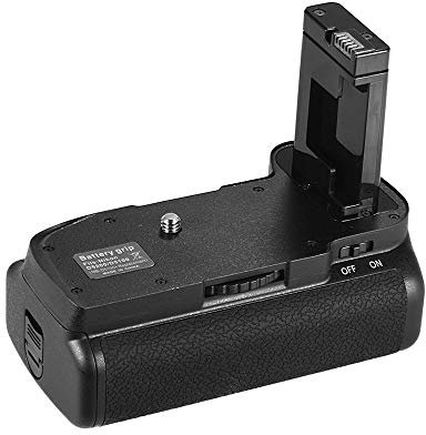 Andoer Vertical Battery Holder for Nikon D5100 D5200 DSLR Camera EN-EL 14 Battery Operated with IR Remote Control
