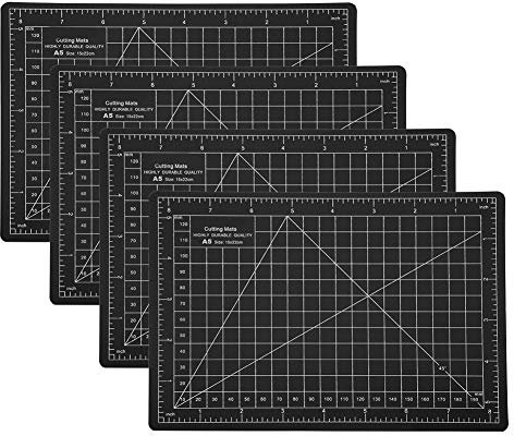 4 Stück A5 selbstheilende schwarze PVC-Modellschnitt-Schneidematte A5 Nähmatte Rotationsschneidematte Bastelbrett