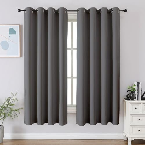 CUCRAF Hellgraue Verdunkelungsvorhänge, 137,2 cm Länge, 2 Paneele, Raumverdunkelungsvorhänge für Wohnzimmer, Schlafzimmer, wärmeisoliert, lichtblockierend, Fenstervorhang, B 132 x L 137 cm