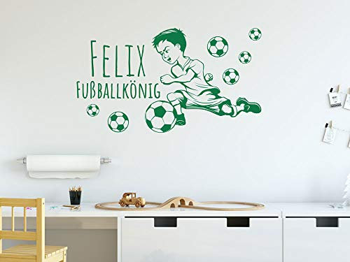 GRAZDesign Wandtattoo Fussball Name Kinderzimmer, Fussballer mit Namen, Fussballspieler mit Ball, personalisierte Fussball Geschenke Jungen für Jungs, 70x40cm, Dunkelgrau