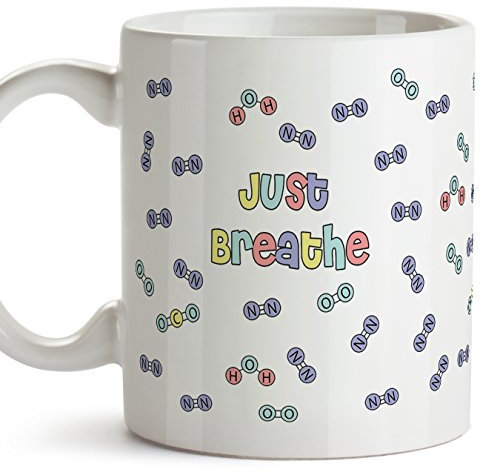 Mugffins Tazza Chimica (in English) - Just Breathe - Tazza Geek/Ingegnere. Chimica del caffè Presente per Amici Amici e familiari - Ceramica - 11 Once / 350 ml