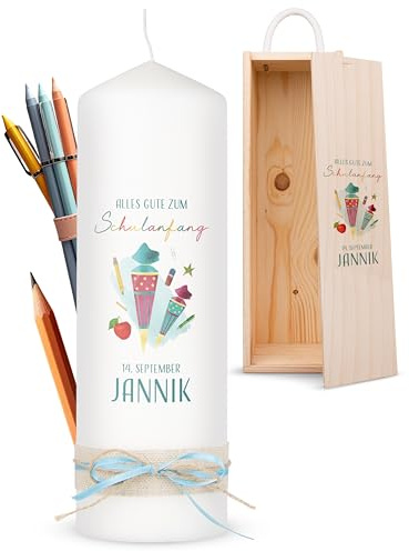 AMARI ® Schulanfangskerze personalisiert 25/8 cm - Individuelle Kerze mit Namen & Aufschrift zur Einschulung - Geschenk zum Schulstart