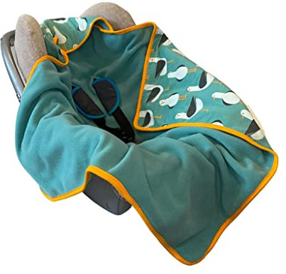 Universal Baby car seat wrap. Jersey Cotton and Fleece – Fully Reversible, Double Layer Cosy Blanket wrap Keeping Babies Warm in Their car Seats. for Group 0/0+ car Seats with 3 or 5 Point Harnesses