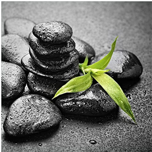 Wallario Glasbild Bambustrieb auf schwarzen Steinen, benetzt mit Wasser-Tropfen - 55 x 55 cm Wandbilder Glas in Premium-Qualität: Brillante Farben, freischwebende Optik