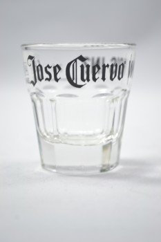 6 Jose Cuervo Shotgläser 2 cl
