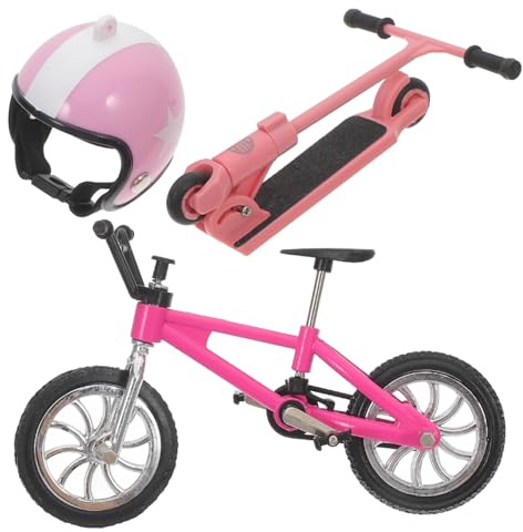 FELTECHELECTR Fahrrad Spielzeug Fahrrad Dekoration 1 Set Miniatur Helm Für Puppenhaus Und Büro Simuliertes Modell Mit Roller Dekorationsartikel Pink Für Kreative Raumgestaltung