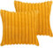 COTEY Dekorative Kunstfellbezüge für Bett, Couch, weich, flauschig, mit Samt-Rückseite für Wohnzimmer, neutrale Heimdekoration, Akzent für Sofa, Eigelbgelb, 61 x 61 cm, 2 Stück, PC-FV-YolkYellow-60