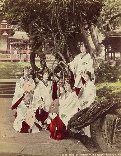 PTLYE Berühmtes Gemälde Bilder Wandbilder Klassische Leinwand Kunst Miko Oder Performing in a Temple Dancing At Nara Von Kusakabe Kimbei Wandbilder Drucke Poster für Wohnzimmer 60x90cm