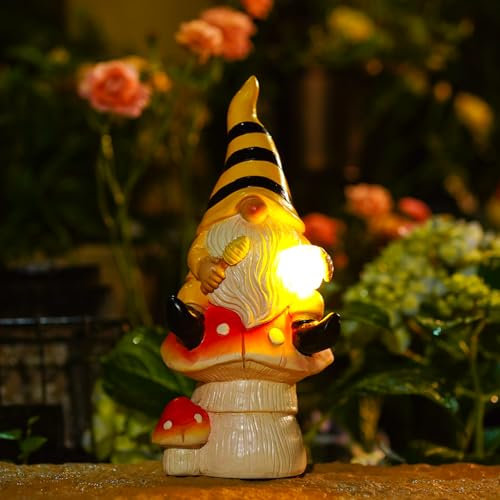 Yeomoo Gartenzwerge mit Solar Lichterkette lustig Gartendeko für Außen: Gartenzwerg die auf Pilzen Sitzen Gartenstatuen Geschenke für Frauen Mama Männer Geburtstagsgeschenk Garten Balkon Deko Zimmer