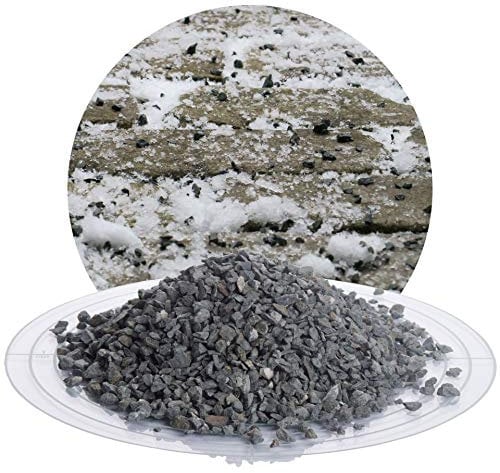 Schicker Mineral Umweltfreundlicher Streusplitt aus Diabas Hartstein, 15 kg Winterstreugut, salzfrei, verschiedene Körnungen: fein/grob/mittel, reines Naturprodukt (Diabas Streusplitt, 2-5 mm)