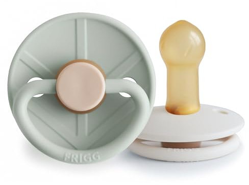 FRIGG Little Viking Ciuccio in Lattice | Pacco con 2 Ciucci | Gomma Naturale | Prodotto in Danimarca | Senza BPA | Tettarella simmetrica a ciliegia | (Sage/Cream, Taglia 2 (6-18 Mesi))