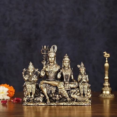 UGRA Shiv Parivar Idol aus Messing, 11 cm, Shiv-Familienstatue mit Parvati, Ganesha, Kartikeya, Nandi und Shivling, Shiv Parvati Murti für Zuhause, Tempel und Pooja-Dekor