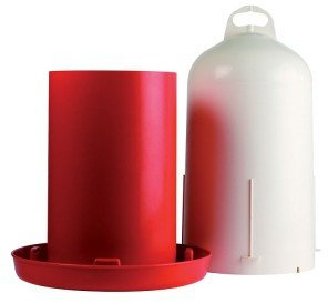 Hühnertränke, Doppelmanteltränke 12 Liter. Eine leicht befüllbare Wassertränke aus bruchfestem Kunststoff mit Bajonettverschluss, für Hühner, Wachteln und anderes Geflügel. Hühner Zubehör.