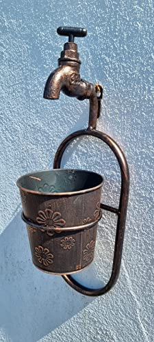 Olive Grove Wandhalterung aus Metall, für eine Pflanze, mit einem Deko-Wasserhahn, in antiker Kupferausführung