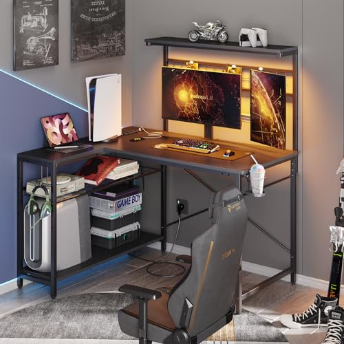 Bestier Scrivania a L con prese di corrente e luci LED Scrivania angolare compatta con ripiani Scrivania per computer reversibile con ganci per la camera da letto dell'ufficio domestico 106,5CM
