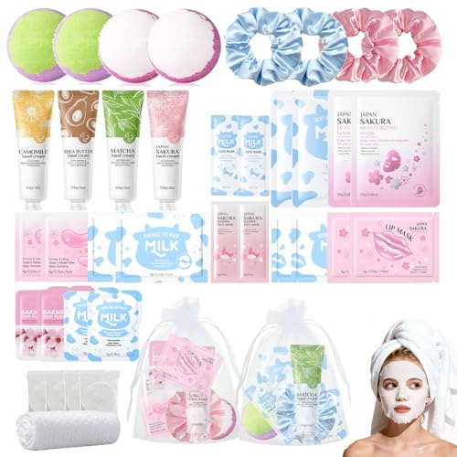 Lot de 40 fournitures de fête pyjama pour filles – Sakura & Milk Pamper – Cadeau de soins de la peau pour les jours de spa et d'anniversaire – Kits de voyage avec masques pour le visage, masques pour