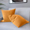 Set di 2 Federe Per Cuscini In Velluto Morbido e Resistente Copricuscini Per Divano Poltrona Soggiorno Arredo Arredamento Casa Design Moderno Elegante Cerniera Invisibile (50 x 50 cm, Giallo Arancio)