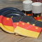 EinsSein Deutschland Pappgeschirr Party Set 88tlg. | Fußball Deutschland WM 2026 | 26x Pappteller 26x Pappbecher 36x Papier Servietten | Fanartikel für WM Einwegeschirr Grillparty | Kindergeburtstag