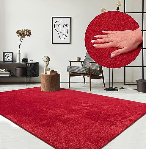 the carpet Relax Moderner Flauschiger Kurzflor Teppich, Anti-Rutsch Unterseite, Waschbar bis 30 Grad, Super Soft, Felloptik, Rot, 140 x 200 cm