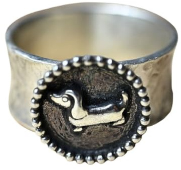 Tiljon Damenring mit Dackel – breiter Ring aus 925 Sterling Silber, handgefertigt mit Hundemotiv, oxidiert – Schmuck für Hundefreunde & Dackel-Fans Größe 62 (19,7)