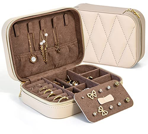 KAMIER Kleine Schmuckkästchen für Damen, Reise Schmuckbox PU Leder Schmuckschatulle für Ohrringe, Ringe, Halsketten, niedliche Schmucketui Reise für Frauen, Männer, Mädchen, Beige