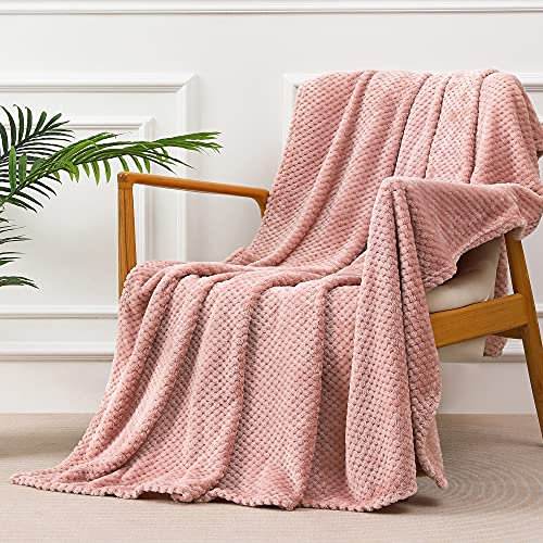 Yebeda Kuscheldecke Superweiche und Warme Fleecedecke für Sofa, Couch und Bett mit Waffel Muster, Kuschelige Angenehme Decke Wohndecke Sofadecke, 130x170 cm, Rosa