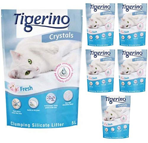 Tigerino Crystals Katzenstreu aus klumpendem Silicat, 30 l, Duft Babypuder, antibakteriell, Einweg- und hypoallergen, mit Geruchskontrolle, inkl. 4,5 cm Langer Katzenminze-Ball