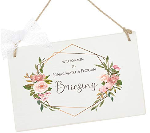 Manufaktur Liebevoll Türschild mit Namen und Blumenkranz I Familienschild für den Eingang I Geschenkidee zur Hochzeit, zum Geburtstag, zu Weihnachten u.v.m. I 25 x15 cm