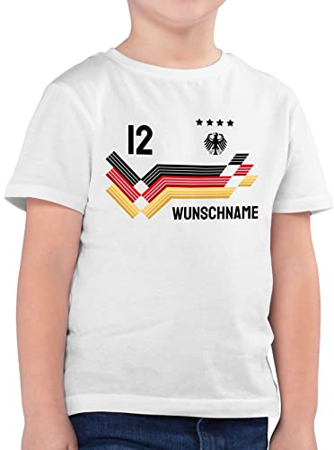 Geschenk mit Namen personalisiert by Shirtracer - Kinder T-Shirt Jungen - 2026 Fussball WM Fanartikel - Trikot mit anpassbarem Namen und Trikotnummer