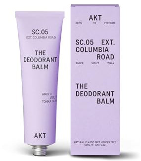 AKT, THE DEODORANT BALM. Preisgekröntes, vielseitiges, natürliches Deodorant. plastikfrei. Geschlechtsfrei. Ohne Aluminium. 100 % wirksam – 1 Tube hält bis zu 3 Monate. SC.05 COLUMBIA ROAD. 50 ml