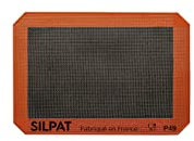 Silpat Petite Toile de Cuisson Ajourée - Croustillante & Homogène - Tapis Four Pain, Pizza, Focaccia, Choux - Antiadhésif, Réutilisable - Qualité Professionnelle - Accessoire Format Compact Cuisine