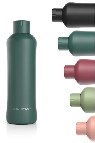 LARS NYSØM Botella de acero inoxidable | Botella aislante de 0,75 litro | Cantimplora a prueba de fugas para deportes, bicicleta, perro (Pine Green, 750ml)