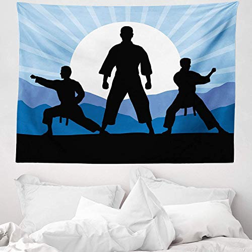 ABAKUHAUS Kung Fu Wandteppich, Karate Männer Silhouetten Sun aus Weiches Mikrofaser Stoff Waschbar ohne Verblassen Digitaldruck, 150 x 110 cm, Himmelblau Grau