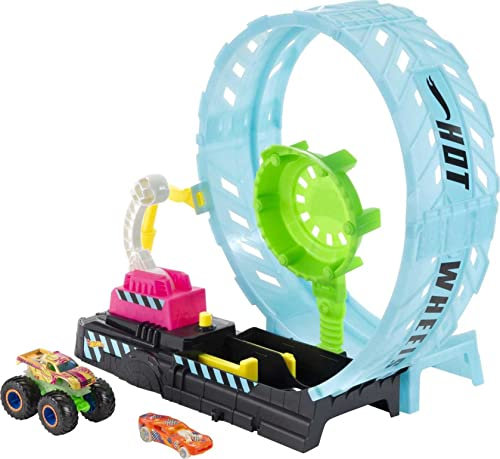 Hot Wheels Monster Trucks Coffret Défi Looping Phosphorescent avec Lanceur, 1 Voiture Monster Truck et 1 Voiture 1:64 incluses, Jouet Enfant, HBN02