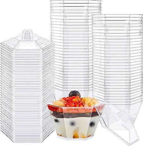 LATERN 50 Stück Kunststoff Dessert Becher mit Deckel, 100 ml Sechseckige Dessertbecher Transparenter Parfait Vorspeisen Becher Wiederverwendbare Servierschüssel mit Deckel zum Party (7,5 x 4,5cm)
